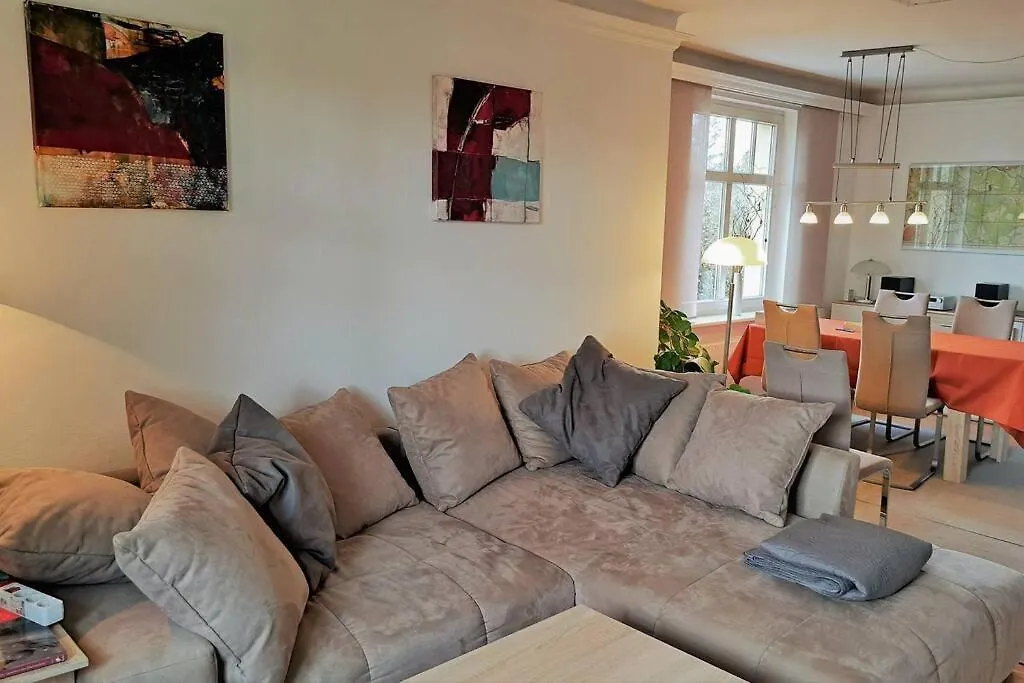 Town-Villa, Apartment, Living Room With Big Sofa Bed , 2 Bedroom, 1Kitchen, 1Bathroom, 1 Office, 1 Garden Berlín 0*,  Německo