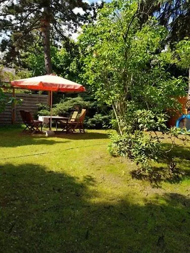 Town-Villa, Apartment, Living Room With Big Sofa Bed , 2 Bedroom, 1Kitchen, 1Bathroom, 1 Office, 1 Garden Berlín 0*,  Německo