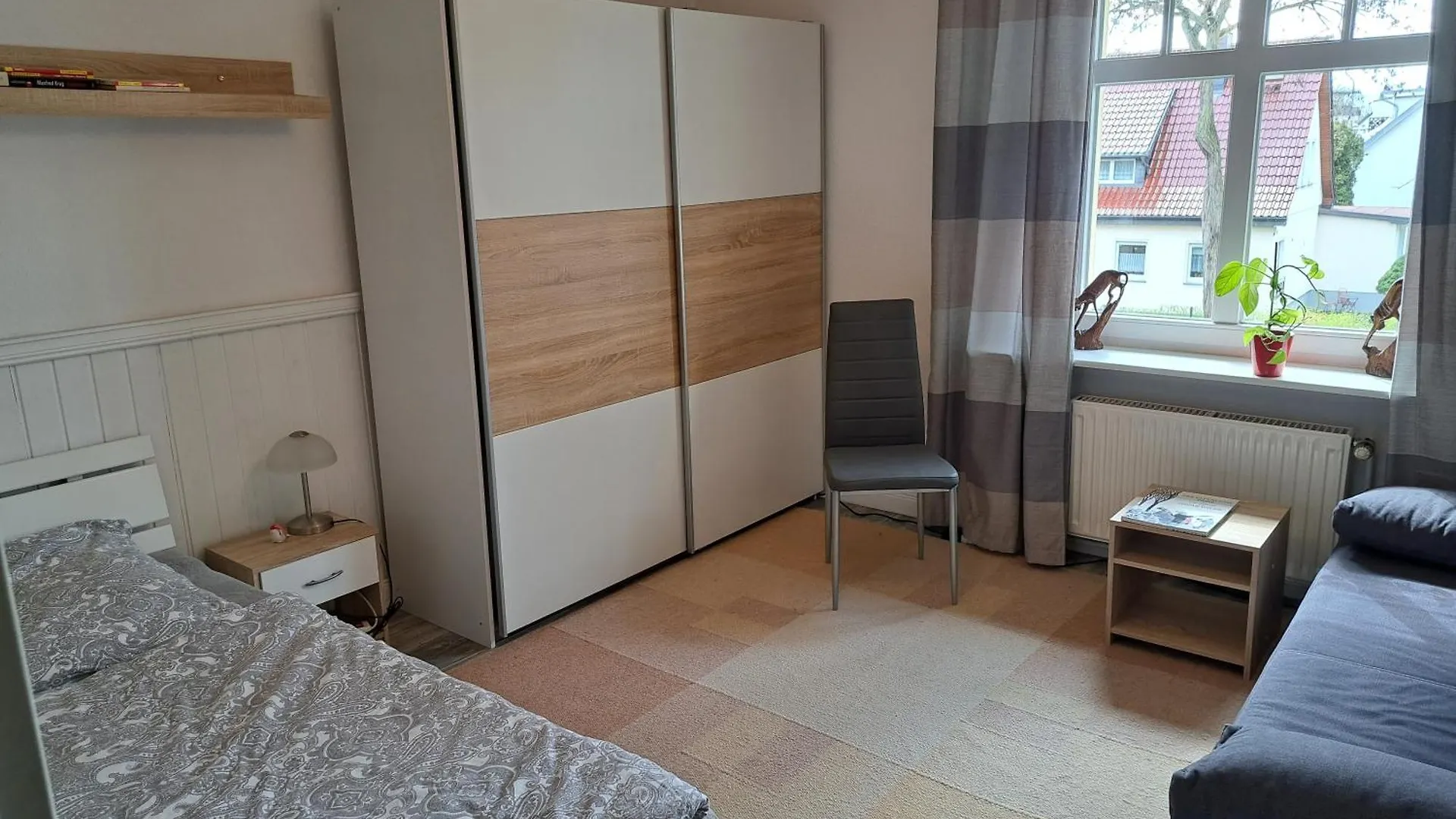 Town-Villa, Apartment, Living Room With Big Sofa Bed , 2 Bedroom, 1Kitchen, 1Bathroom, 1 Office, 1 Garden Berlín Německo